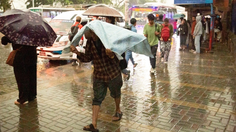 कोशी, बागमती र गण्डकीमा वर्षा र हिमपातको सम्भावना; पश्चिम तराईमा गर्मी बढ्ने