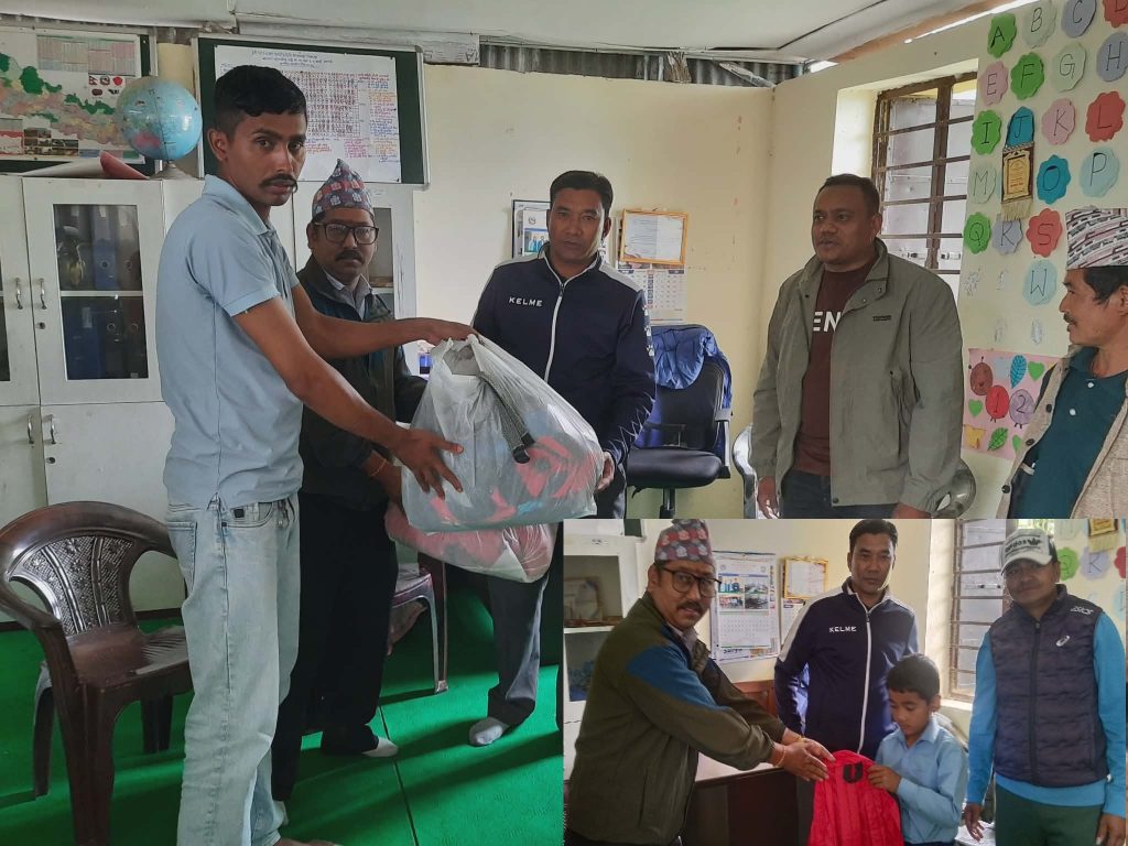 वर्षायाममा विद्यार्थीका सामग्री जोगाउन ‘अब उठ्छ स्याउले अभियान’को सक्रियता: सातकन्याका विद्यार्थीलाई झोला र रेनकोट वितरण