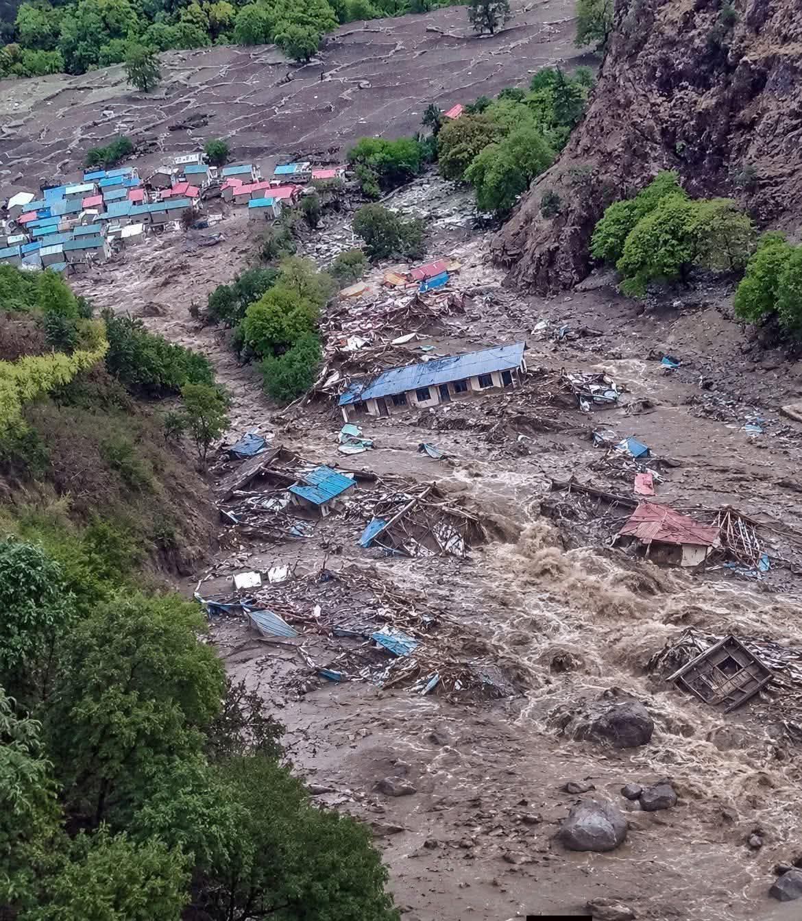 हुम्लाको नेप्कामा बाढीपहिरोको वितण्डा: विद्यालय र गोठ बगायो, पशुचौपाया र खेतीयोग्य जमिन पुरियाे