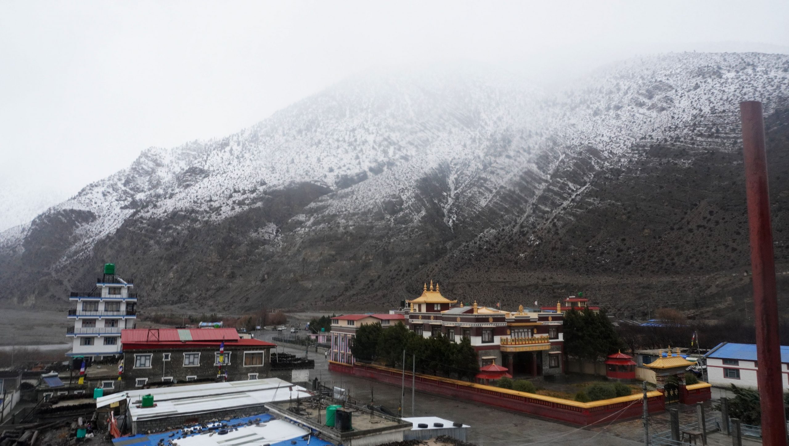 देशका विभिन्न स्थानमा मेघगर्जनसहित हल्का वर्षा र हिमपातको सम्भावना