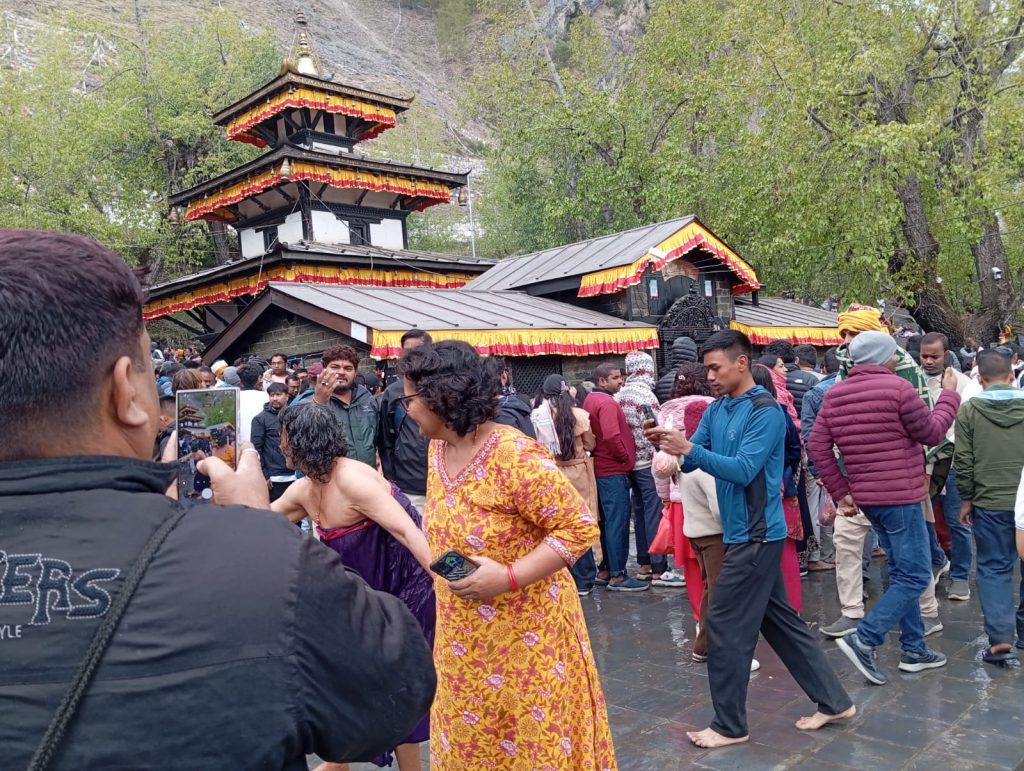 मुक्तिनाथमा दर्शनार्थी खचाखच