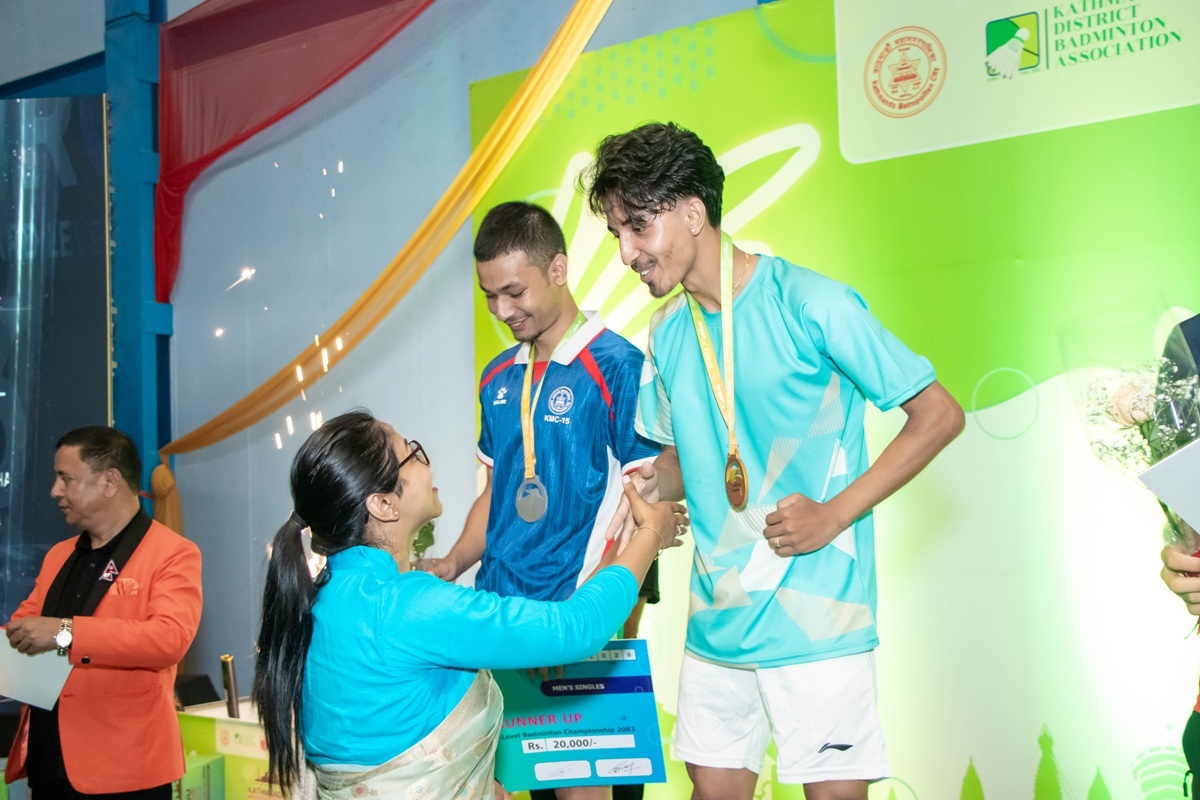 महानगर कप व्याडमिन्टन: वडा नं. १५ लाई ‘वेष्ट वार्ड अवार्ड’ : मोहनबहादुर शाहीलाई लाइफ टाइम अचिभमेन्ट