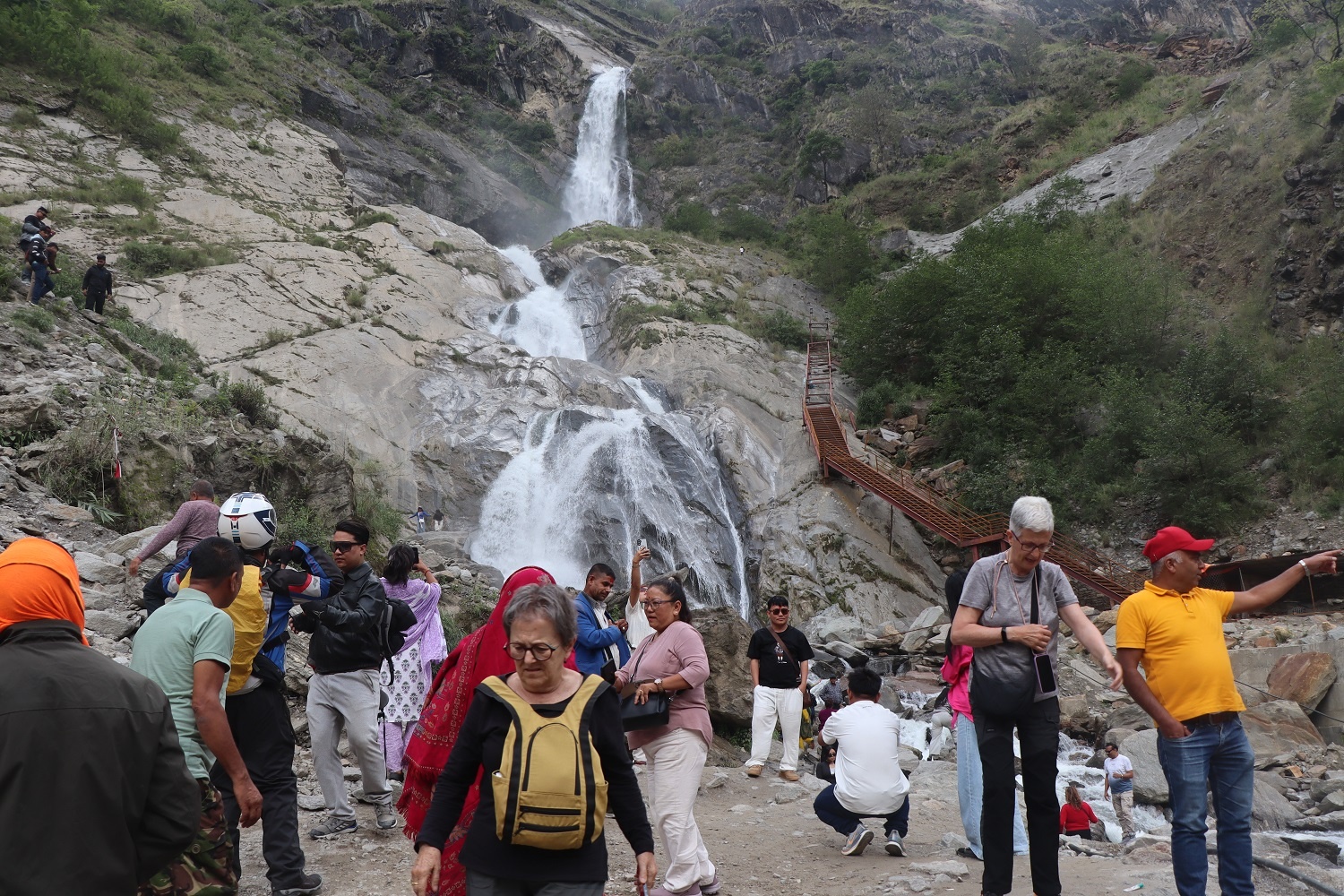 चालु आर्थिक वर्षमा म्याग्दी हुँदै सात लाख पर्यटक मुस्ताङ पुगे