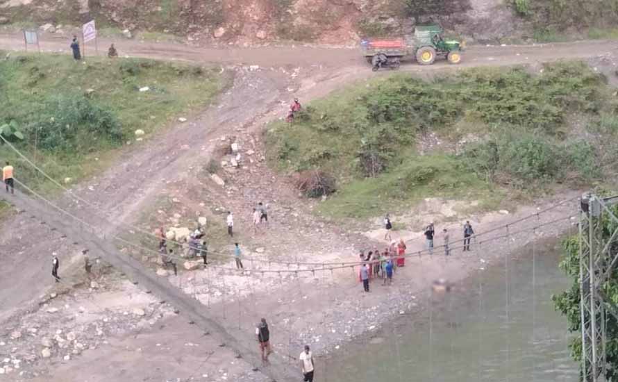 सुर्खेत र दैलेखमा डुबेर तीन जनाको मृत्यु