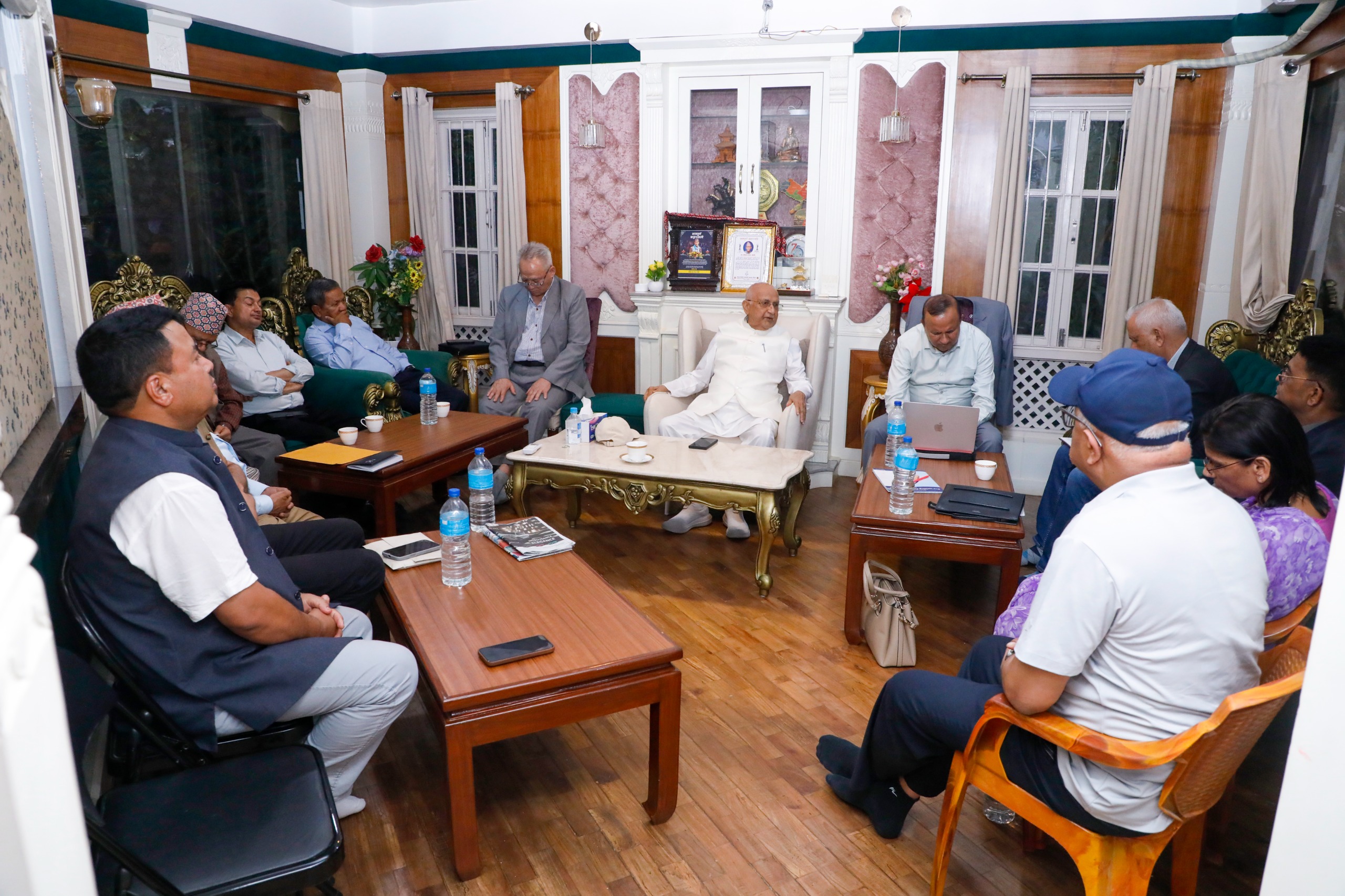 उपाध्यक्ष पौडेलको पक्राउ विरुद्ध एमालेले राजनीतिक प्रतिरोध र भण्डाफोर अभियान सञ्चालन गर्ने