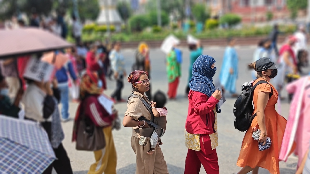 असार १२ भित्र होल्डिङ सेन्टर खाली गर्ने ‘अल्टिमेटम’ पछि सुकुम्बासी सडक आन्दोलनमा