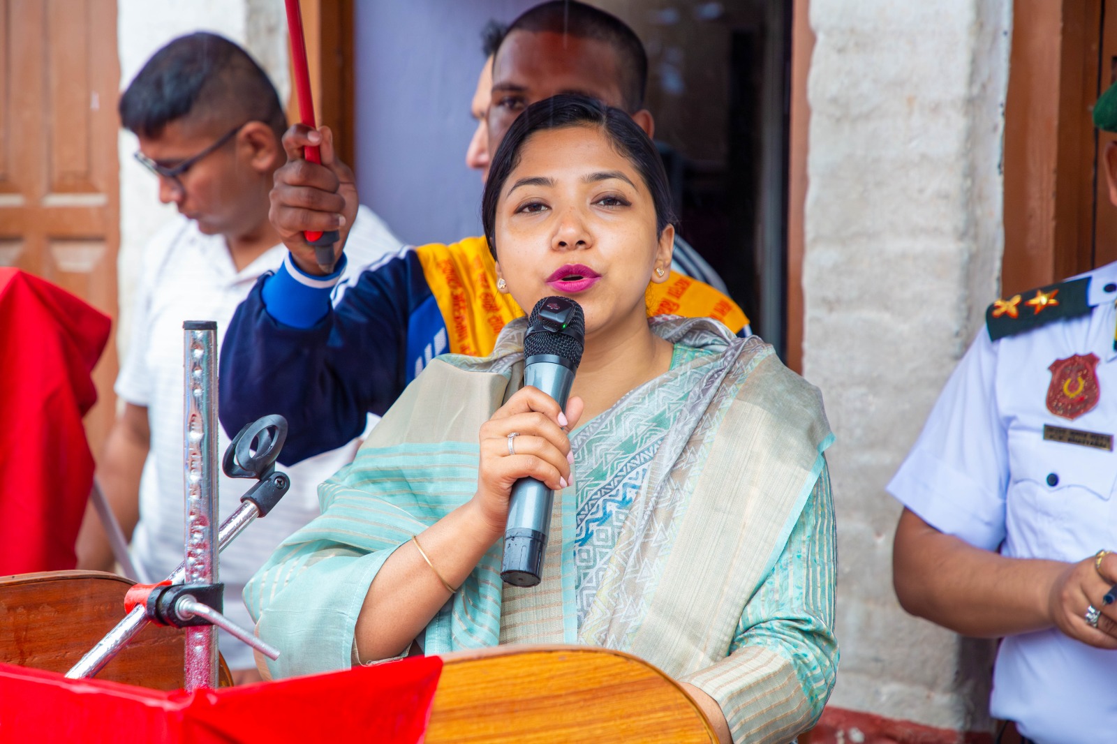 महानगर प्रहरीलाई नागरिकसँग नम्र हुन र कानुन कार्यान्वयनमा कडा बन्न कार्यवाहक प्रमुख सुनिता डंगोलको निर्देशन