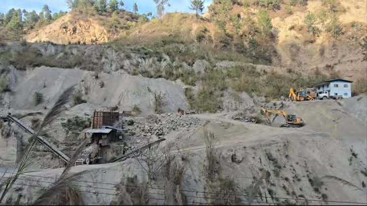 काभ्रेको नमोबुद्धमा क्रसर उद्योग विरुद्ध स्थानीय आन्दोलित, भ्रष्टाचार विरोधी अभियन्ता प्रेमध्वज लामाको अगुवाइमा र भीमनाथको अध्यक्षतामा संघर्ष समिति गठन