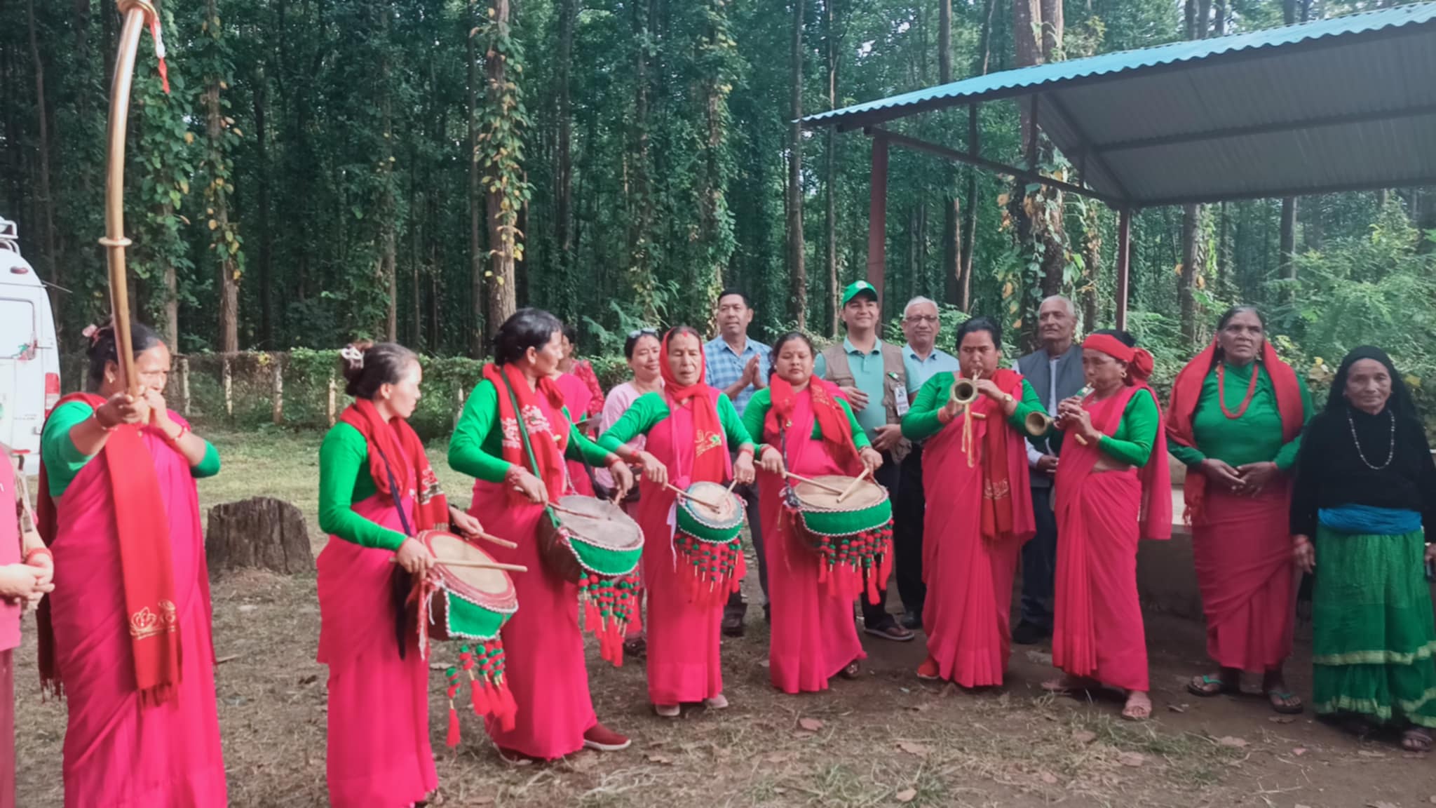 दाङका आमा समूहले बजाउने नौमतीको माग बढ्यो