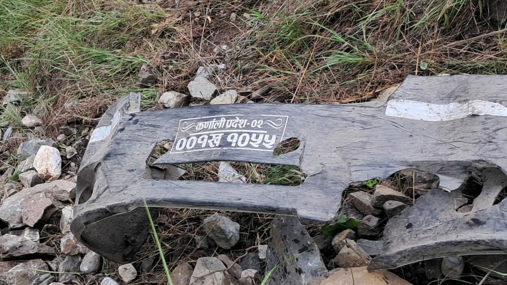 दुर्घटना अपडेटः फोर्स गाडी कर्णालीमा डुब्दा उद्धारमा कठिनाइ
