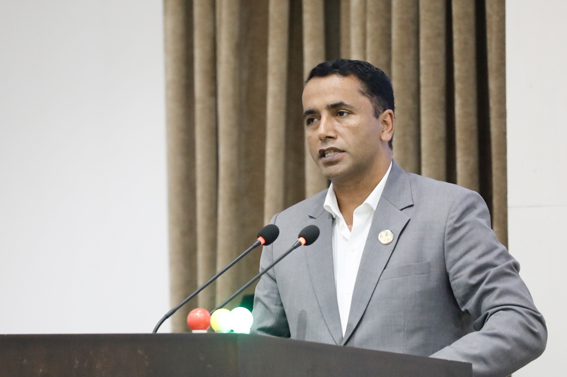 महँगी, कालाबजारी र बिचौलियातन्त्र नियन्त्रण गर्न संसद्‌मा नेकपा सांसद दुलालको माग