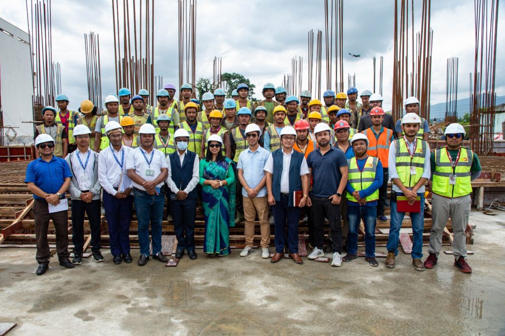 अनुगमनलाई तिब्र बनाउँदै काठमाडौँ महानगर, आफैँ फिल्डमा खटेर गुणस्तरीय ढंगले समयमा काम सम्पन्न गर्न कावा मेयर डंगोलको निर्देशन