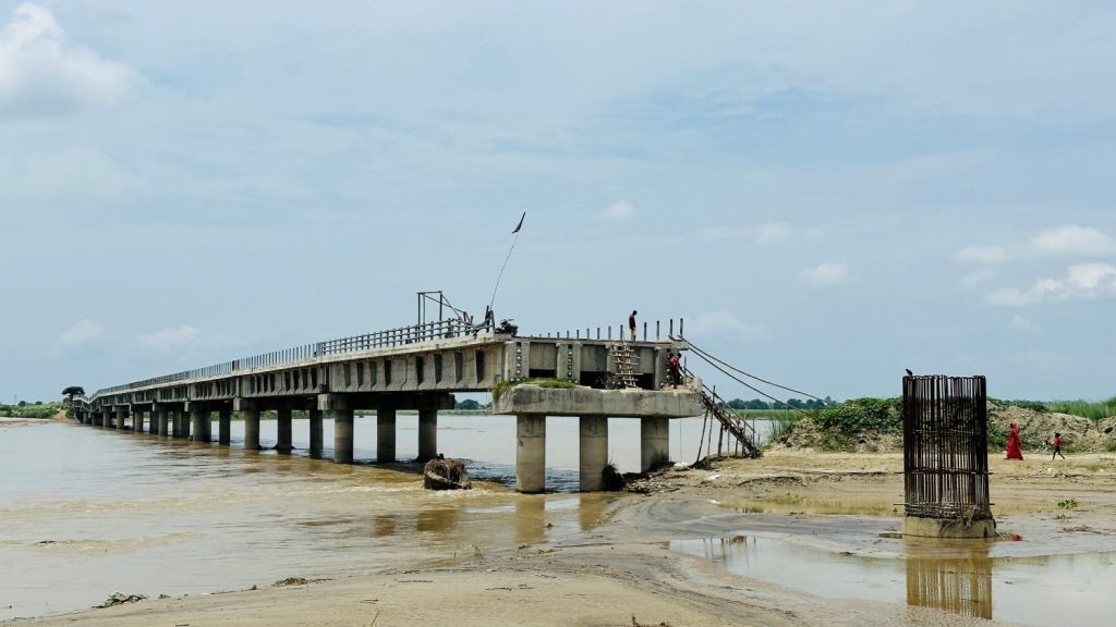 कलमबाट विकासको पुकार : जब सडक र पुलका लागि ‘कविता’ मोर्चामा उभियो