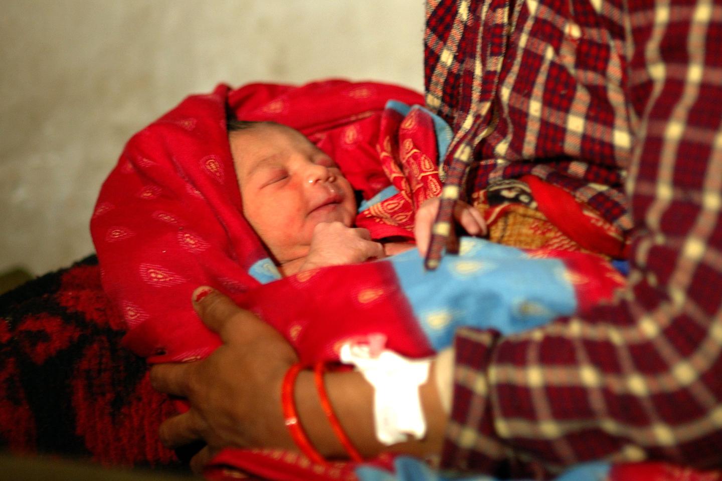गर्भवती र नवजात शिशुका लागि सिकलसेल स्क्रिनिङ निःशुल्क गर्ने सरकारको घोषणा