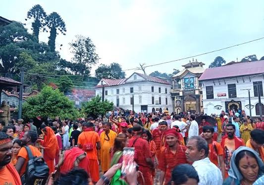 श्रावणको तेस्रो सोमबार : पशुपतिनाथसहित देशभरका शिवालयमा भक्तजनको घुइँचो