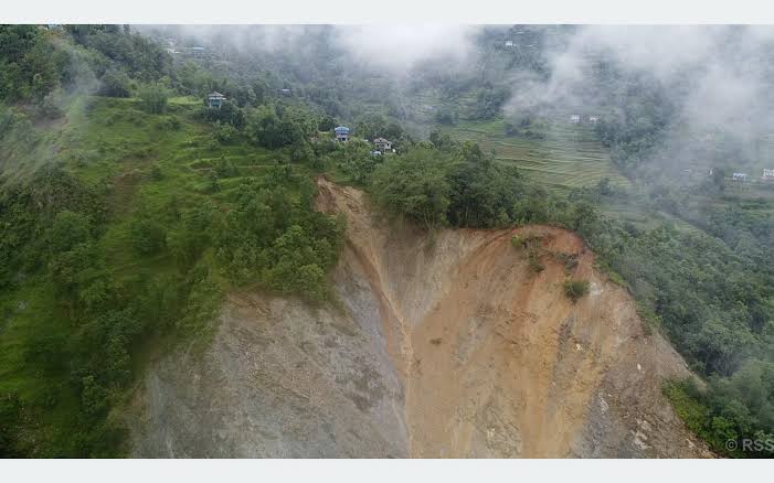 रोल्पाको थबाङमा पहिरोले घरगोठ पुरिँदा दुईको मृत्यु, दुई गम्भीर घाइते