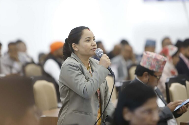राज्यको लाखौँ रकम खर्च गरेर हेलिकप्टर चार्टर गर्ने मन्त्री लम्साललाई सांसदको कडा प्रश्न