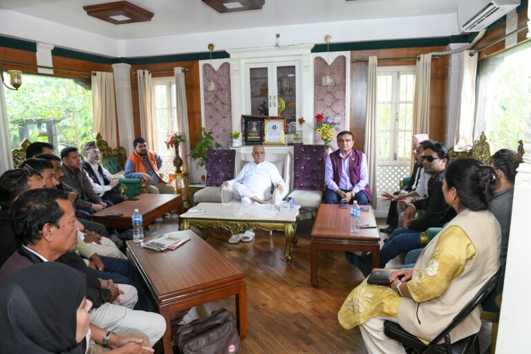 राजनीतिक भेटघाटमा ओली सक्रिय,नेपाली मुस्लिम समुदायका अगुवासँग भेटवार्ता