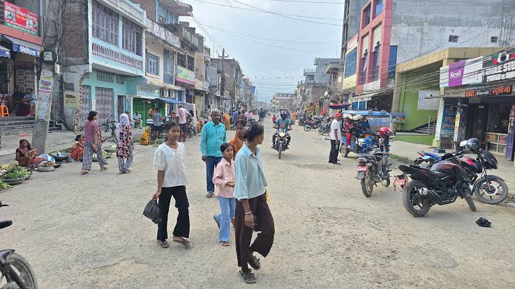 मधेस प्रदेशको जनजीवन सामान्य बन्दै : कर्फ्यु र निषेधाज्ञा हटेपछि बढ्यो चहलपहल
