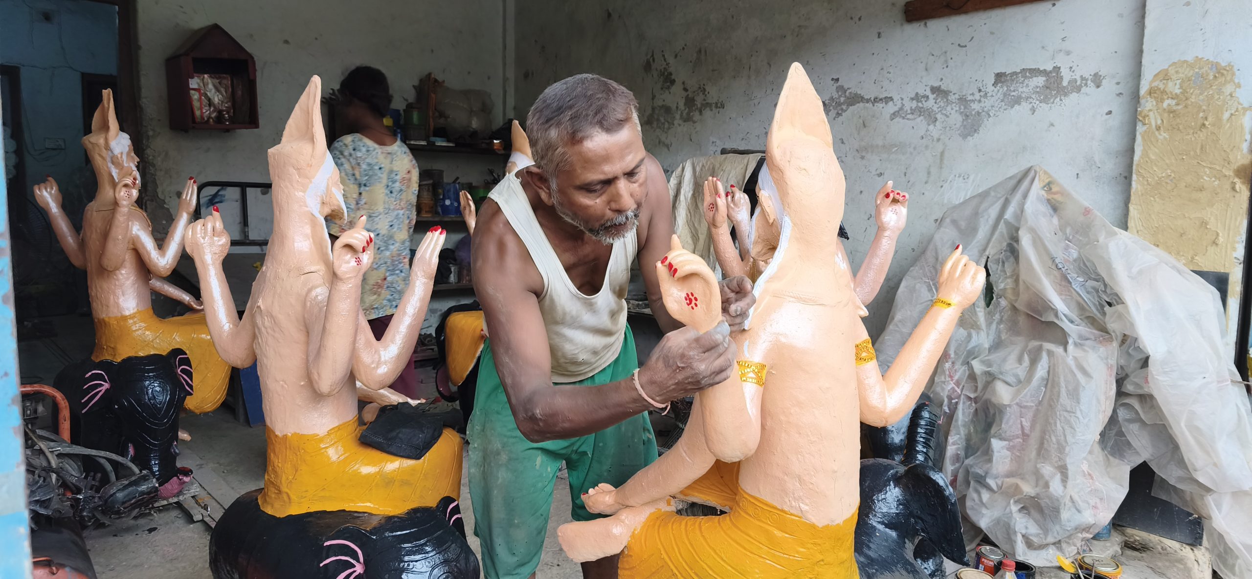 महेन्द्रकुमार शाहलाई मूर्ति बनाउन भ्याइनभ्याइ