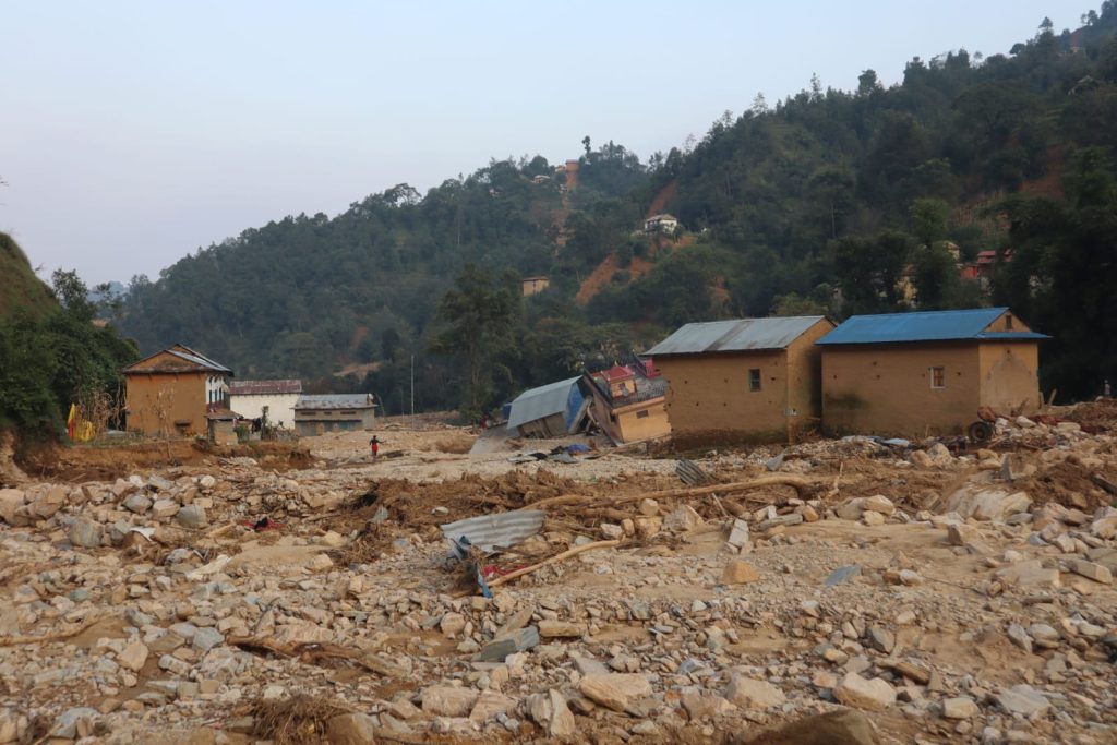 काभ्रेका बाढीपीडित अझै सरकारी प्रक्रियाकै अल्झनमा, दुई वर्षमा पनि स्थायी आवासको आस पूरा भएन