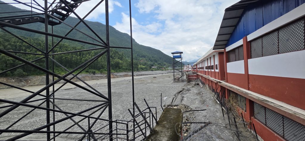 त्रिशूलीमा बाढी आउँदा सुरक्षाकर्मीले यसरी जोगाए ९२३ कैदीबन्दी