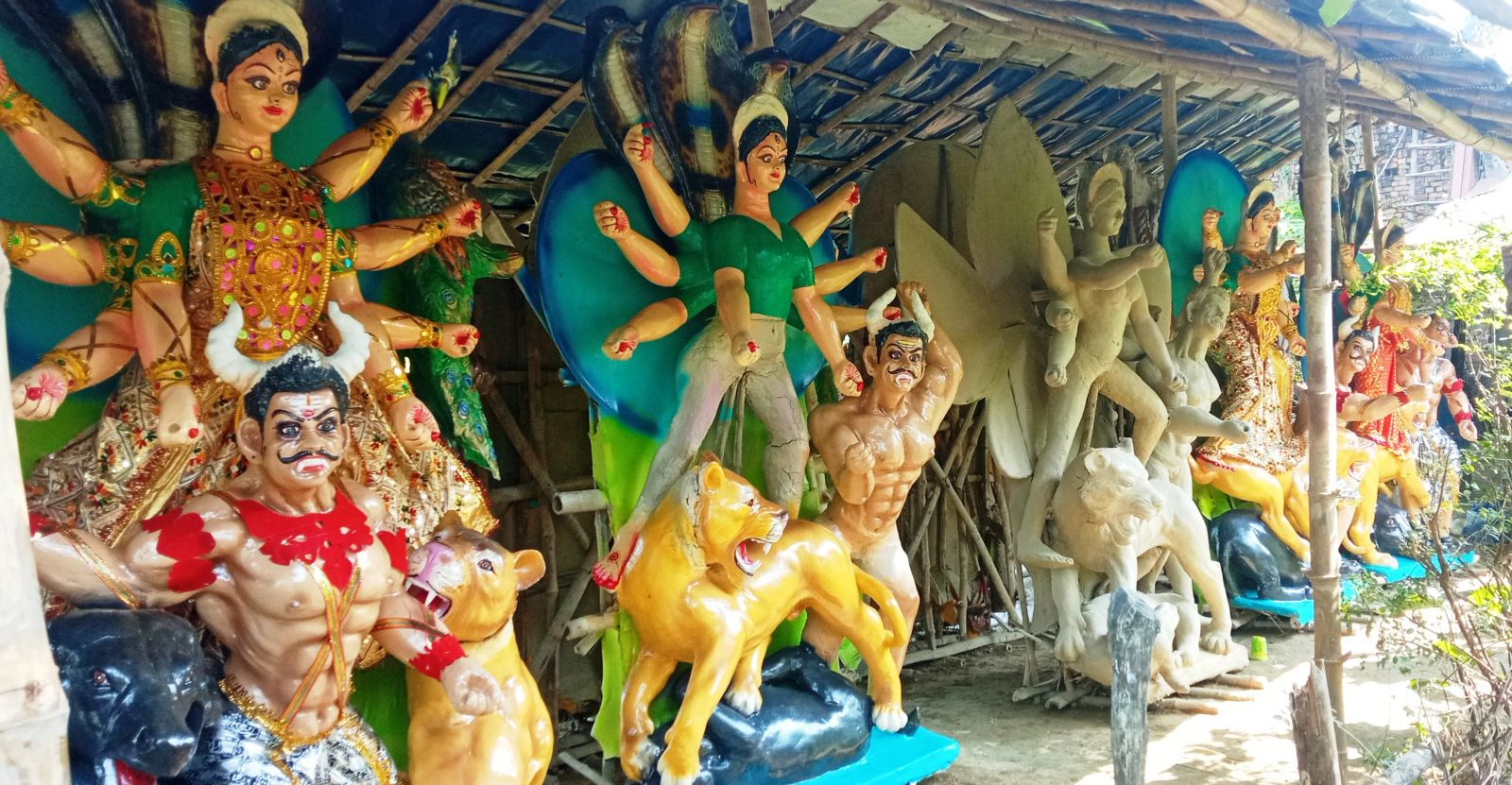 दसैँ नजिकिएसँगै नेपालगञ्जका मूर्तिकारलाई भ्याइनभ्याइ