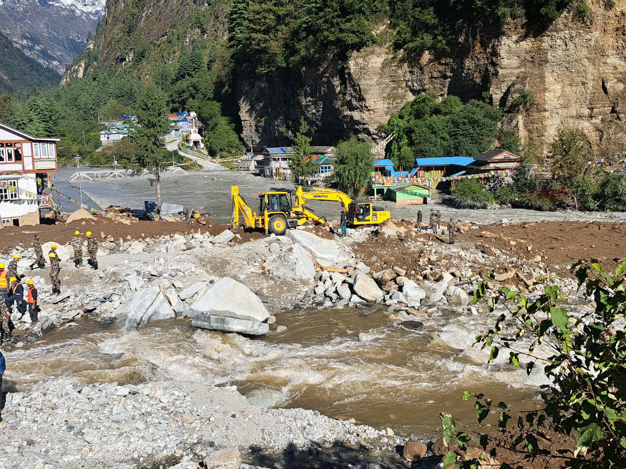 थुनिएको मस्र्याङ्दी नदी खुलाउन थालियो, ठूला चट्टान फुटाउन विस्फोटको तयारी