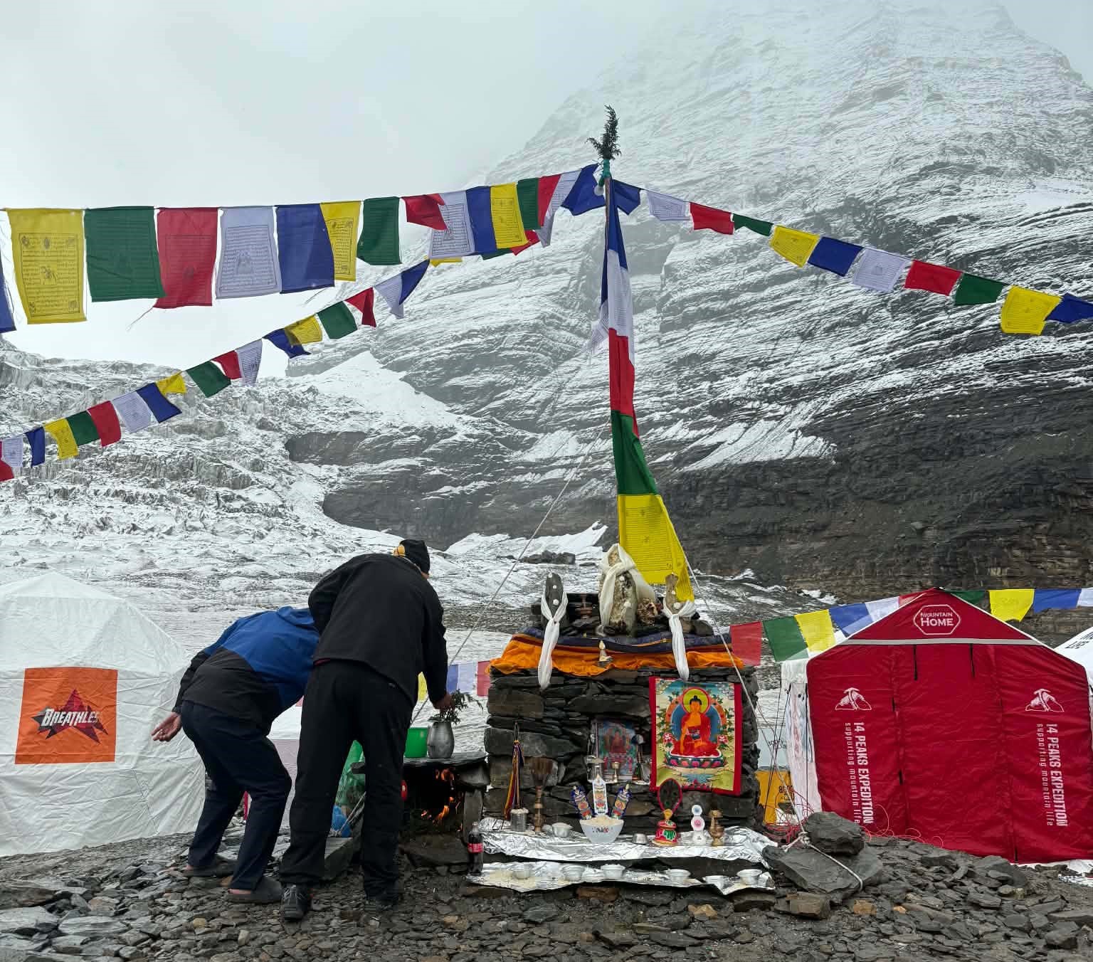 धवलागिरि हिमाल आरोहण टोली फर्कियो