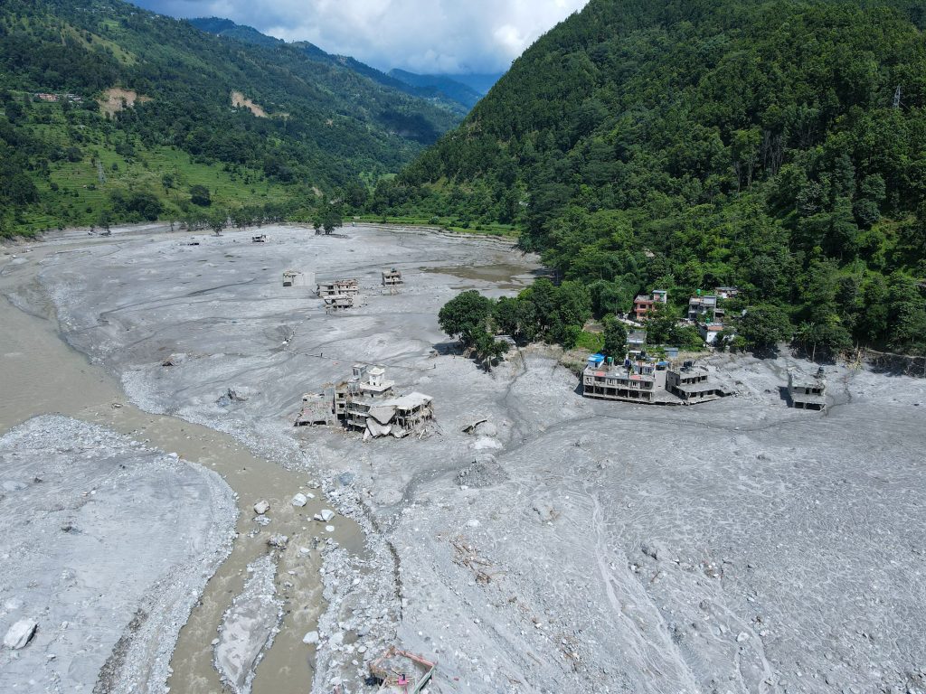 भोटेकोशी बाढीपीडितको अस्थायी बसोबास व्यवस्थापनका लागि सरकारद्वारा सर्वेक्षण सुरु