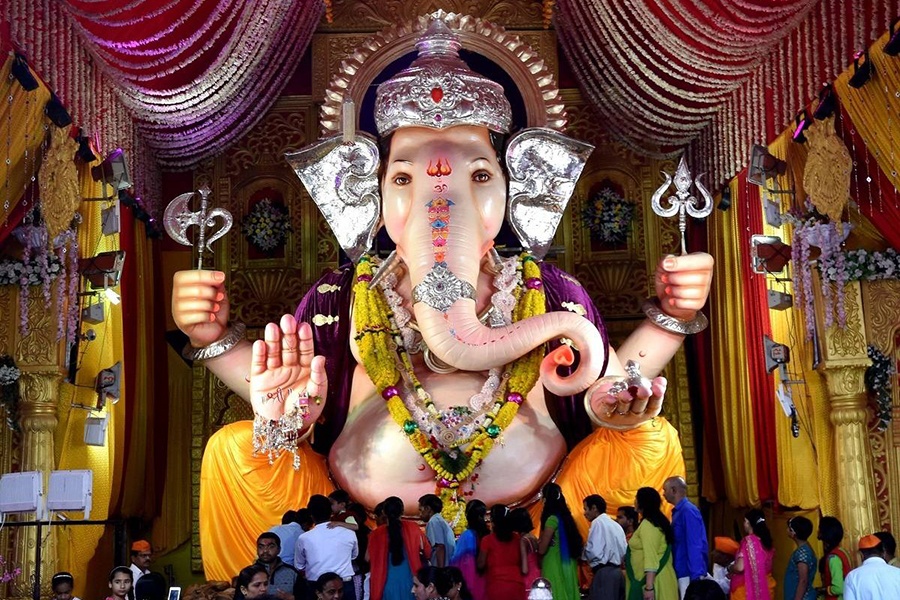 गणेश चतुर्थीमा देशभरका गणेश मन्दिरमा भक्तजनको घुइँचो