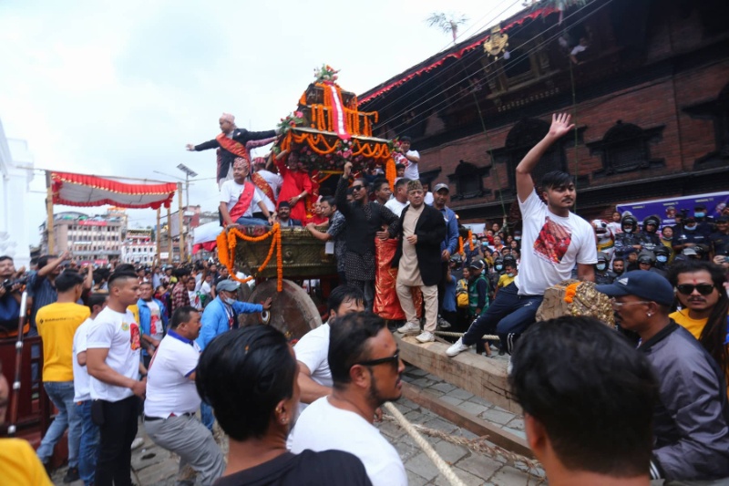 काठमाडौँ उपत्यकामा आज भव्य रूपमा इन्द्रजात्रा (येँयाः) मनाइँदै: जीवित देवी कुमारी, गणेश र भैरवको रथयात्रा शुरू ; कार्यवाहक मेयर सुनिता डंगोलले राष्ट्रपति लगायत विशिष्ट पाहुनालाई स्वागत गर्ने