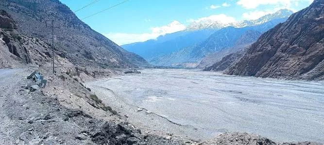 कालीगण्डकीको कटानले मुस्ताङको टुकुचे गाउँ जोखिममा : एक हजार स्याउका बोट नष्ट