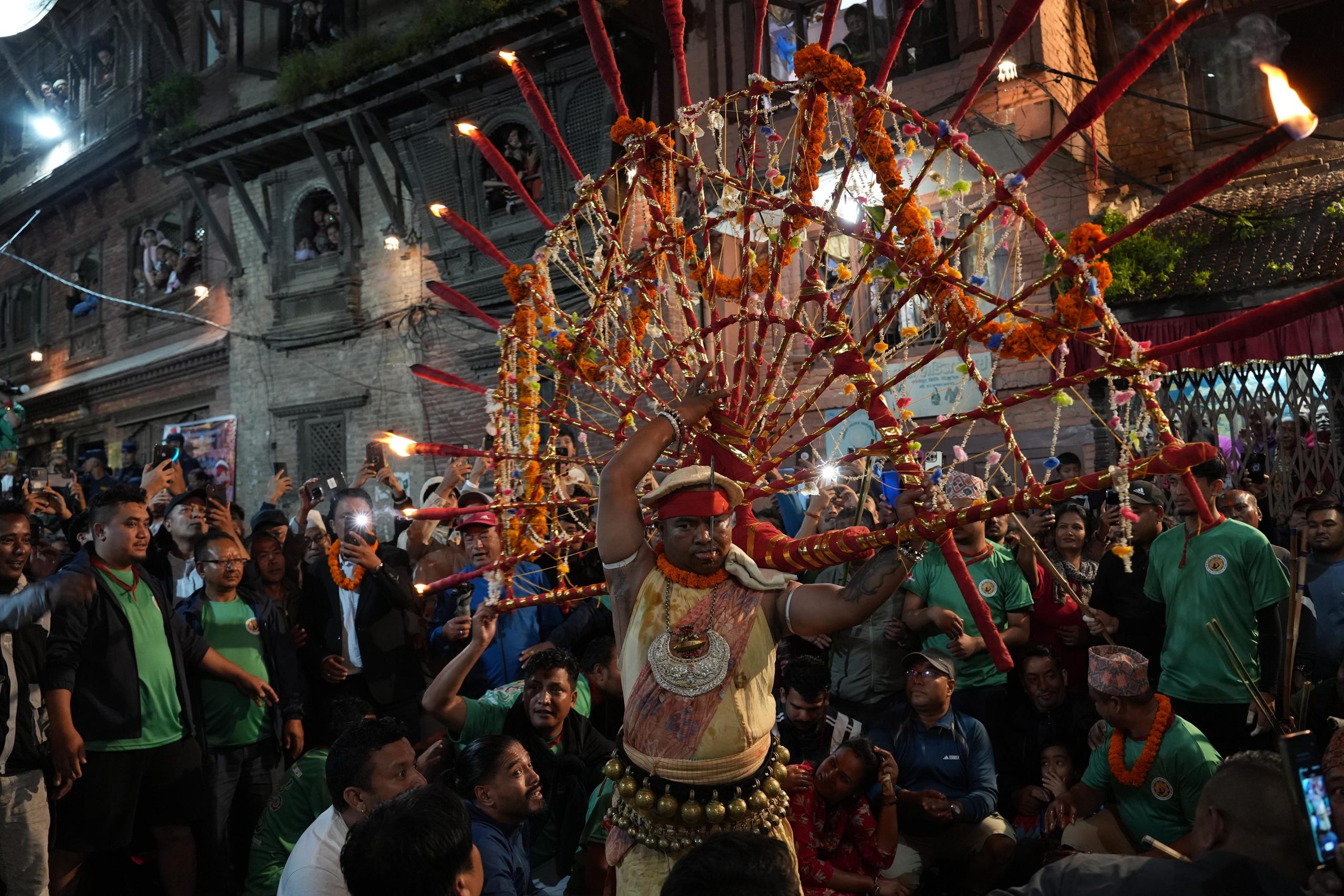 ऐतिहासिक जिब्रो छेड्ने जात्रा संरक्षणमा योगदान पुर्‍याएको भन्दै वीरेन्द्रभक्तलाई २ लाख पुरस्कार