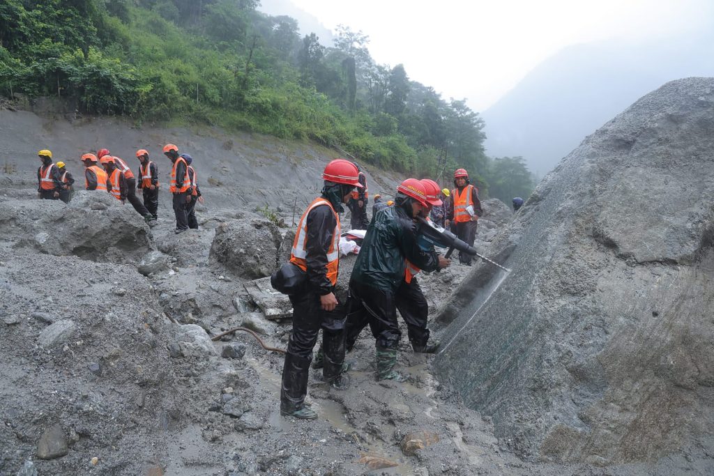 बाढी उद्धारमा खटिनेलाई सरकारले जोखिम भत्ता र खाजा खर्च दिने : मृत्यु भएमा परिवारलाई १० लाख राहत