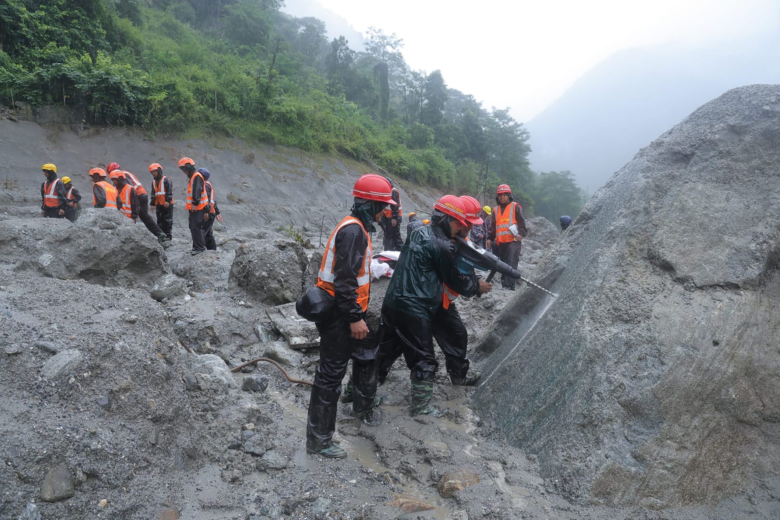 बाढी उद्धारमा खटिनेलाई सरकारले जोखिम भत्ता र खाजा खर्च दिने : मृत्यु भएमा परिवारलाई १० लाख राहत