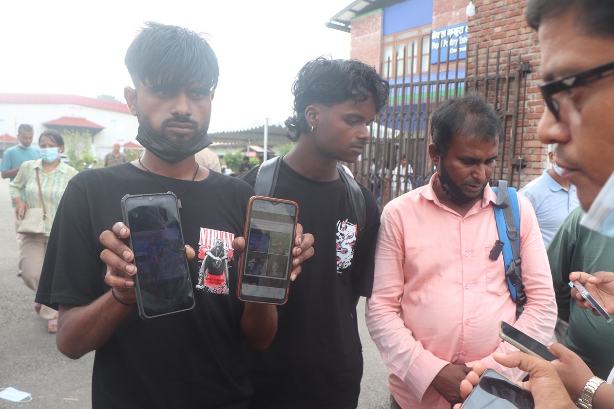‘बा’को मुख हेर्ने दिन, छोराको मुख खोज्दै भौँतारिएका बाबुहरू