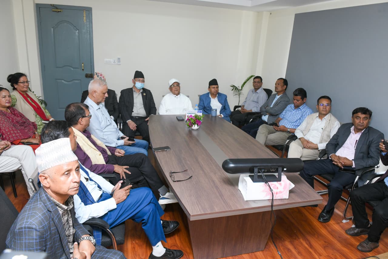 शत्रुका लात सहने तर आफ्ना साथीका बात नसहने काम अब बन्द गरौँः अध्यक्ष ओली