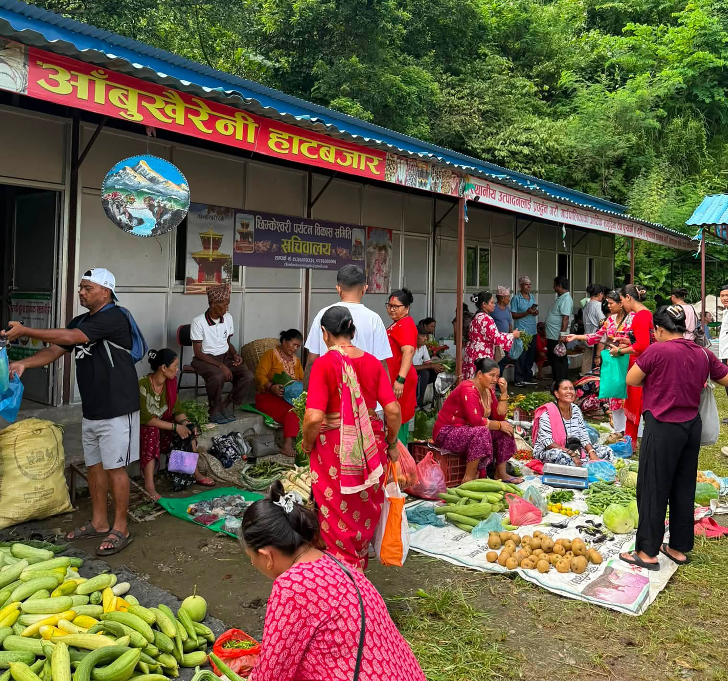 एक सय ८४ हप्तादेखि निरन्तर हाटबजार