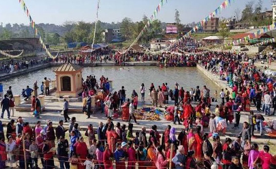 भाद्रशुक्ल पूर्णिमाका दिन आज  इन्द्रदहमा बिहानैदेखि भक्तजनको घुइँचोक्ल :