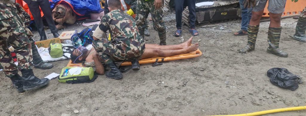 बाढीको ९ दिनपछि त्रिशूली–३ ‘ए’ को सुरुङबाट एक जनाकाे जीवितै उद्धार