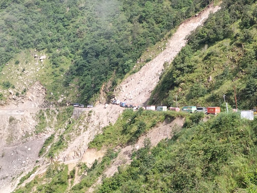 आलेखः समस्यामा मात्रै सम्झिने कान्ति लोकपथ