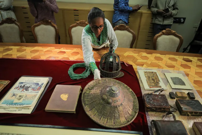 ब्रिटिस फौजले लुटेको १६० वर्ष पुरानो ऐतिहासिक ‘गोन्दार बाइबल’ बिक्रीमा राखिएपछि विवाद, फिर्ता गर्न इथियोपियाको दबाब
