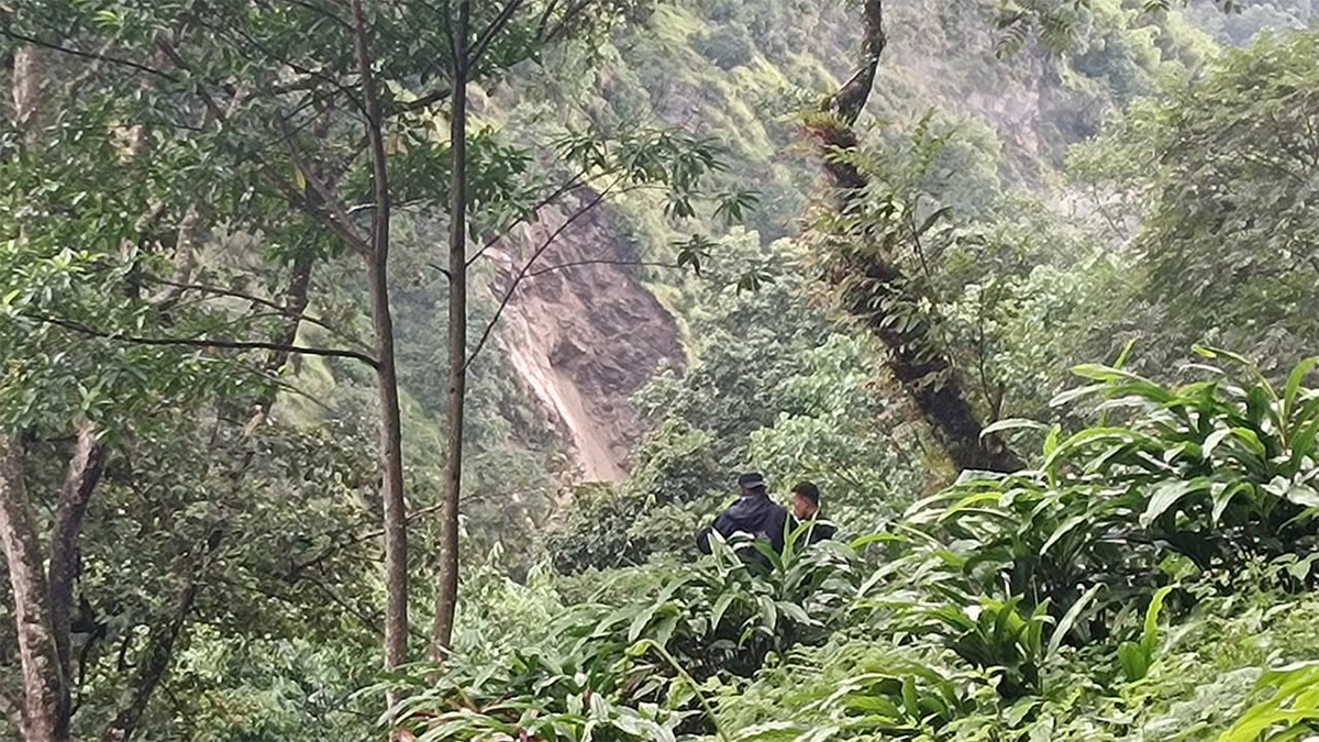 सोलुखुम्बुमा हुङ्गा खोला पहिरोले थुनिँदा दुधकोशी तल्लो तटीय क्षेत्रमा सतर्कता अपनाउन आग्रह
