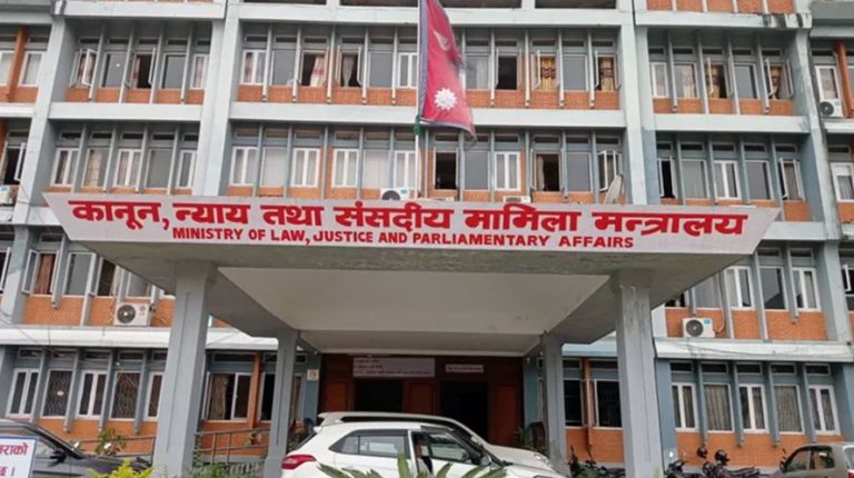 सङ्घीय निजामती सेवा विधेयक ल्याउने तयारीले गति लियो, लोकसेवा आयोगको परामर्श कुर्दै सरकार