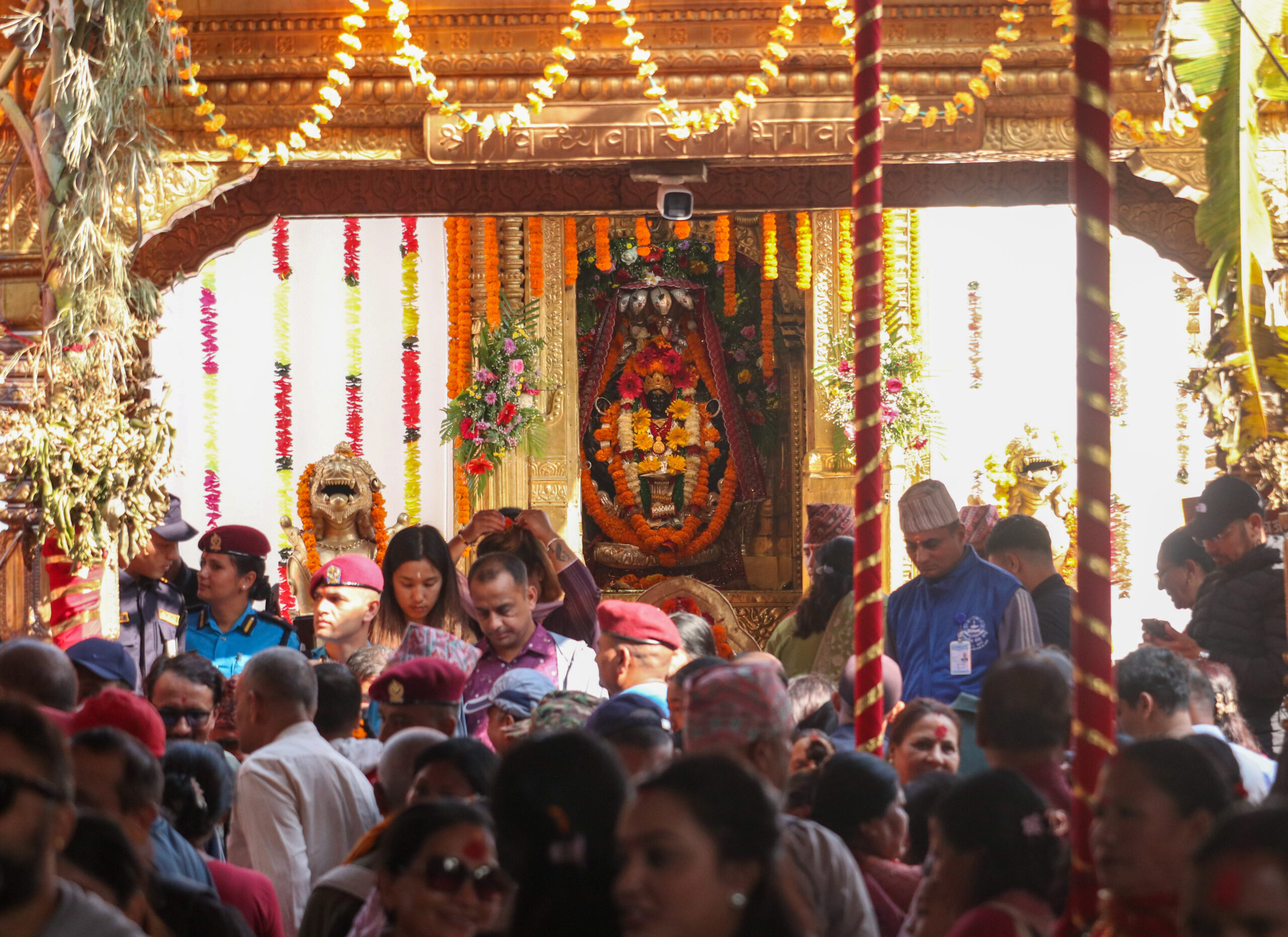 सरकारका तर्फबाट विन्ध्यवासिनी मन्दिरमा विधिपूर्वक भित्र्याइयो फूलपाती