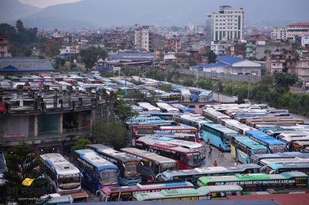 दसैँ मनाउन उपत्यका छाड्ने यात्रुको चाप बढ्दो