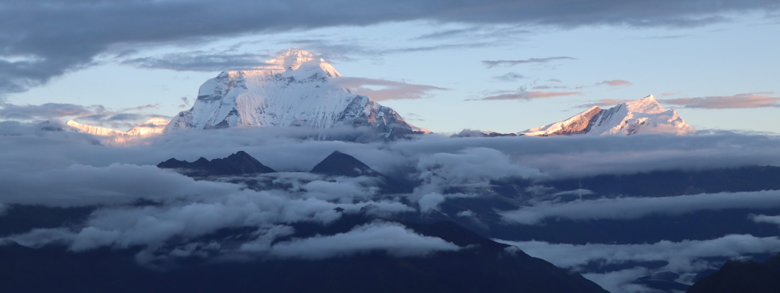 मौसम सुध्रिएपछि धौलागिरि आरोहण पुनः सुरु, रोप फिक्सिङ टोली शिखरतर्फ