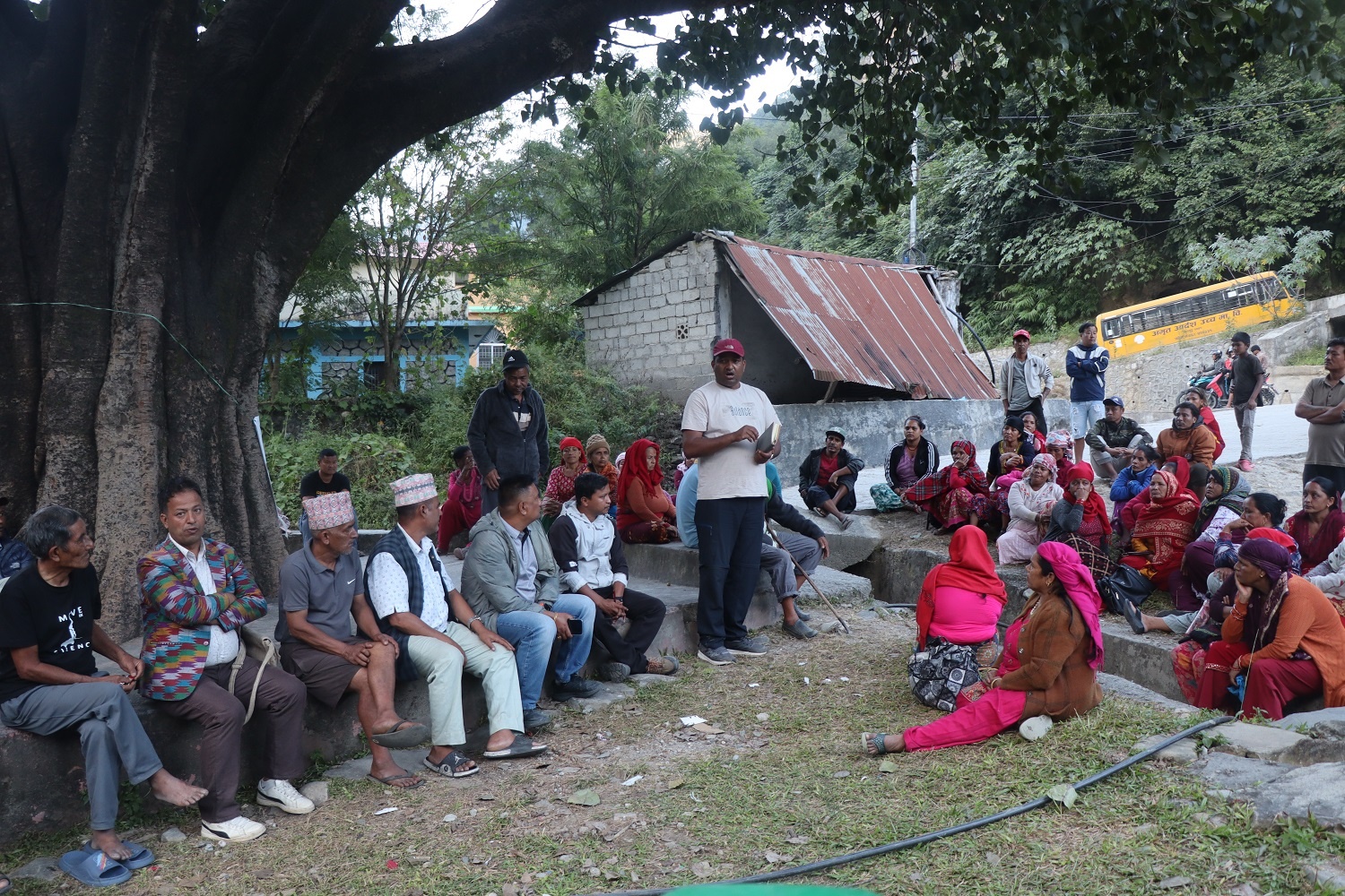 फर्सेका बाढीपीडितको दसैँ खल्लो, घरबार गुमाएकाले टहरा र आफन्तको आश्रयमा बिताउँदै