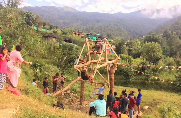 हराउँदै दसैँका परम्परागत पिङ : घट्दै पर्वको रौनक